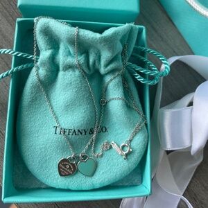 Tiffany & Co. Return to double heart necklace with a Diamond, Mini
